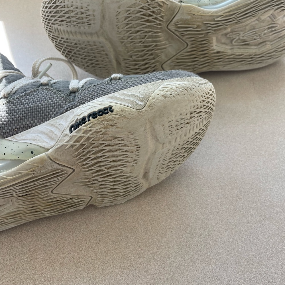 Nike Lebron XVII Low Lace Up Athletic Shoe - Picture 4 of 5